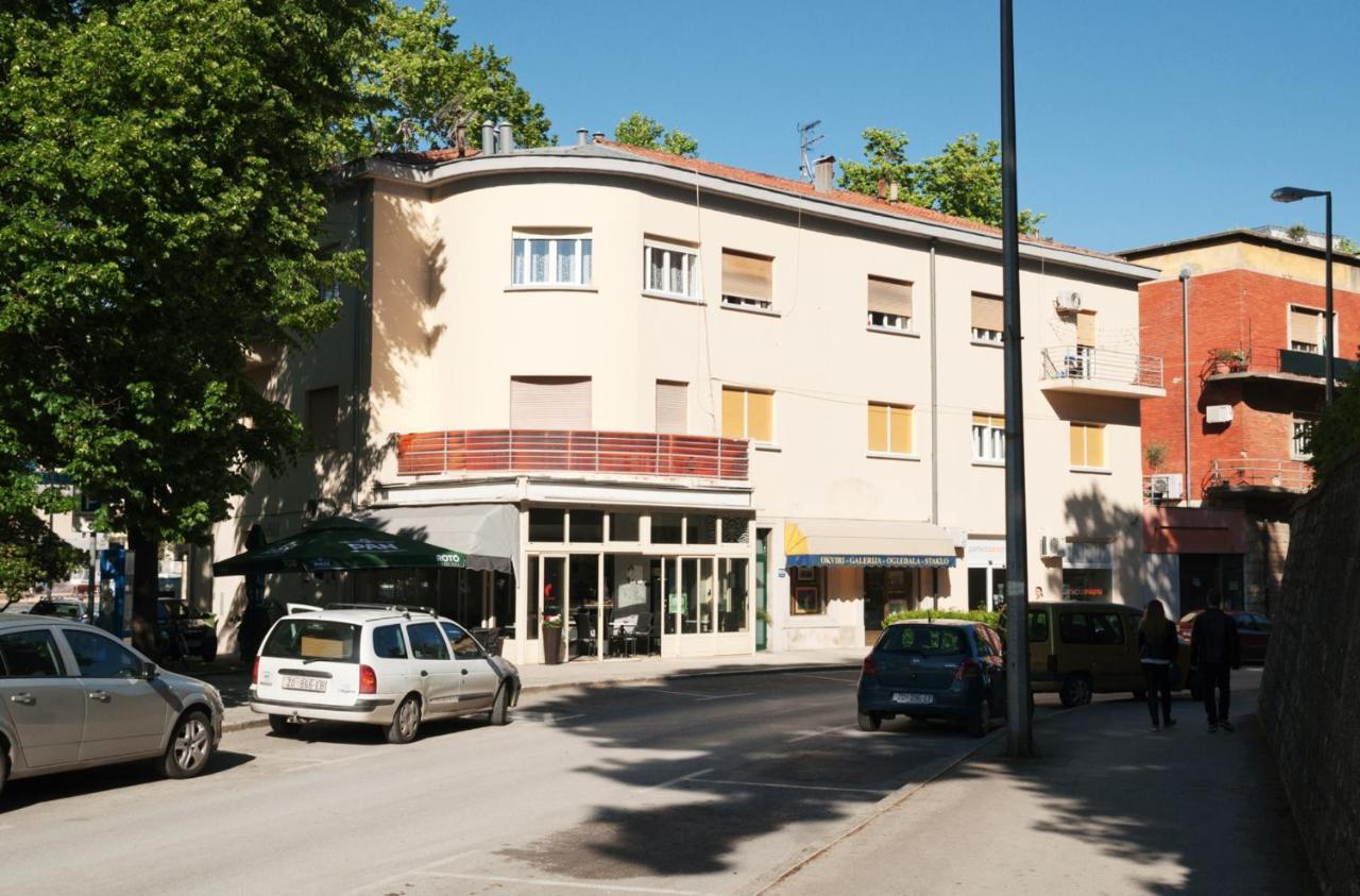Double Room with Balcony and Partial See view