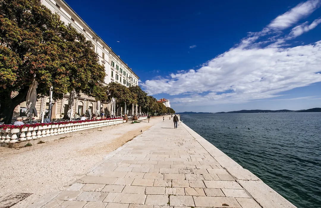Riva Palace - Design Rooms-1