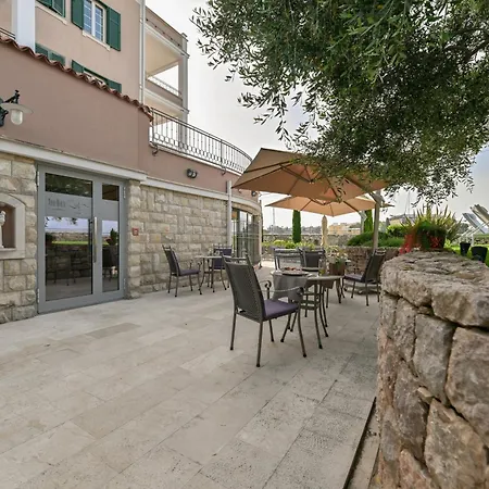 Villa Hresc M-2