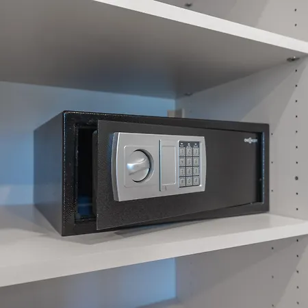 Sky & Sun Luxury Rooms With Private Parking In The Garage-2